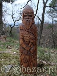 Perun - słowiański bóg. Figurka z drewna.